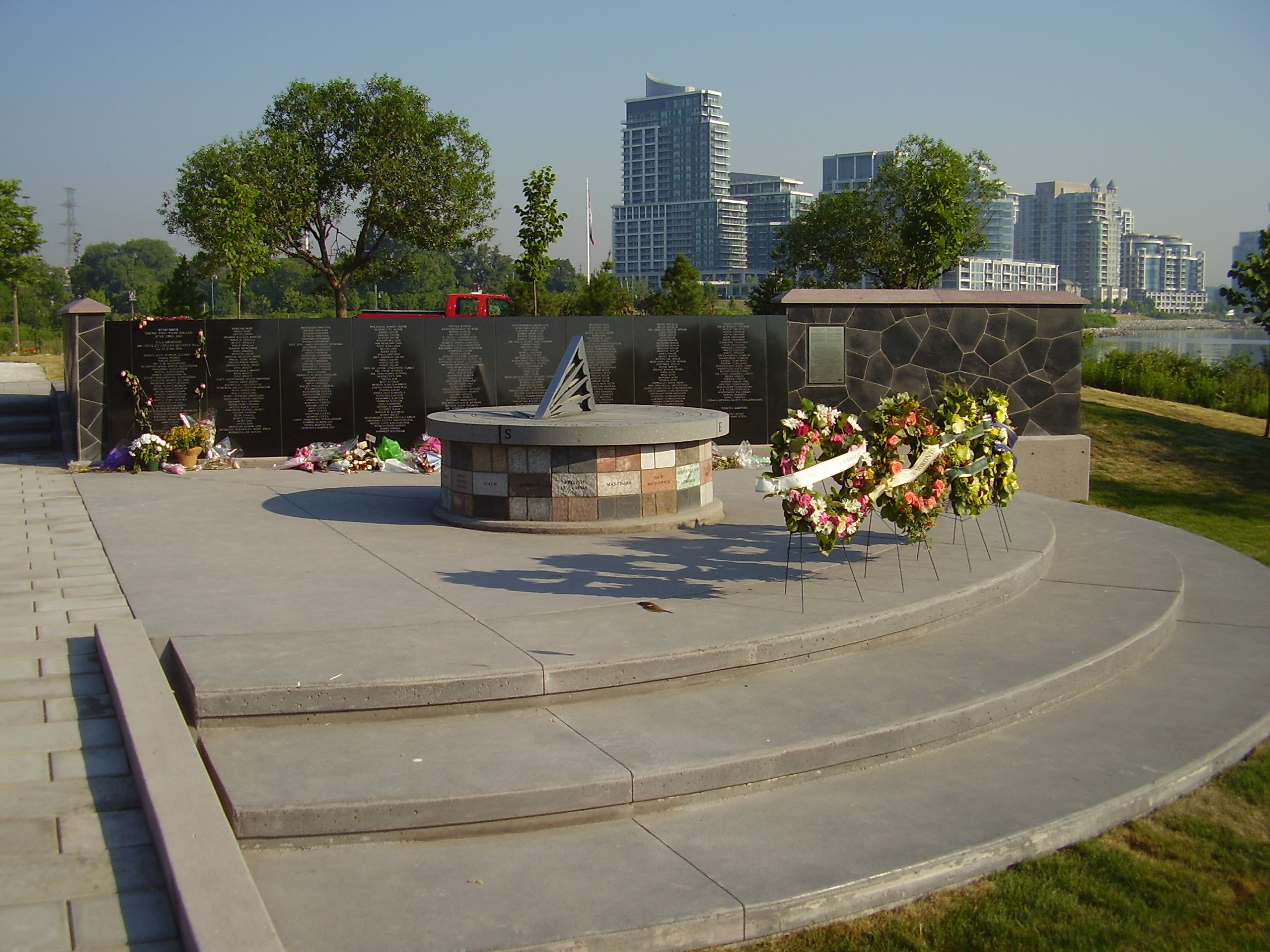 photo Air India Memorial Sundial unveiling