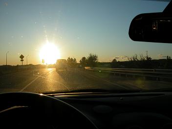 photo 4 - sun glare obscuring traffic signal